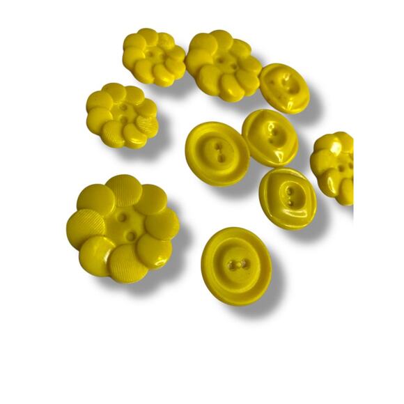 Lot of 10 Yellow Assorted Midcentury Buttons Acrylic Sunshine Yellow - Picture 2 of 5